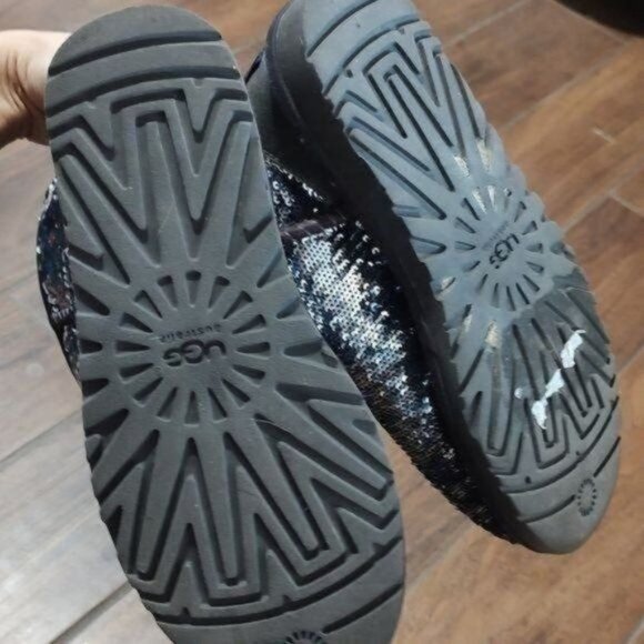 UGG Australia 6 blue sparkle sequin booties winter Sherpa lined - Picture 6 of 6